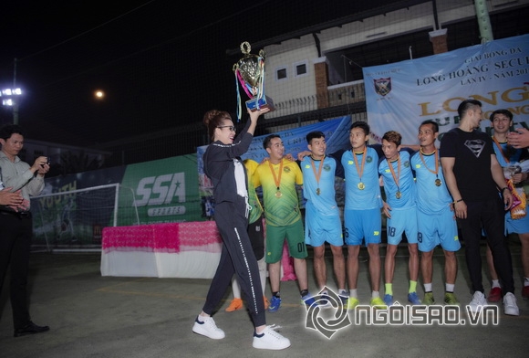 bui-thi-ha-2412-6-ngoisao.vn-w580-h392 4 Hoa hậu Bùi Thị Hà, Sao việt