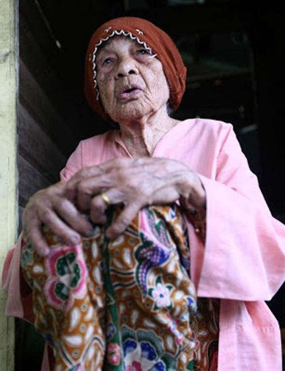 Cụ bà 109 tuổi lấy chồng, cụ bà lấy chồng kém 70 tuổi, chuyện lạ quanh ta
