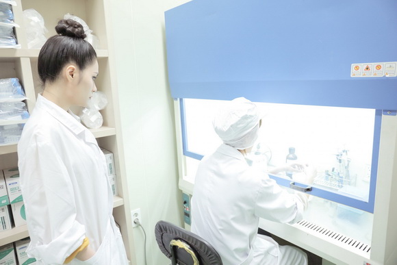 di-bang-2712-3-ngoisao.vn-w580-h387 5 Hanayuki, mỹ phẩm cao cấp, đoàn di băng, yuki makeup, vb universal