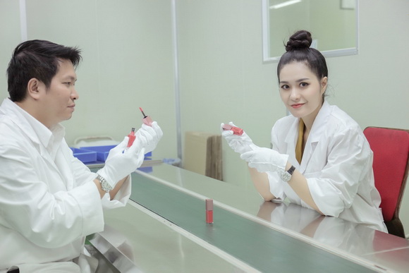 di-bang-2712-4-ngoisao.vn-w580-h387 4 Hanayuki, mỹ phẩm cao cấp, đoàn di băng, yuki makeup, vb universal