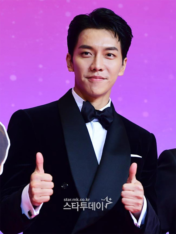 Thảm đỏ SBS Entertainment Awards, sao hàn, Lee Seung Gi