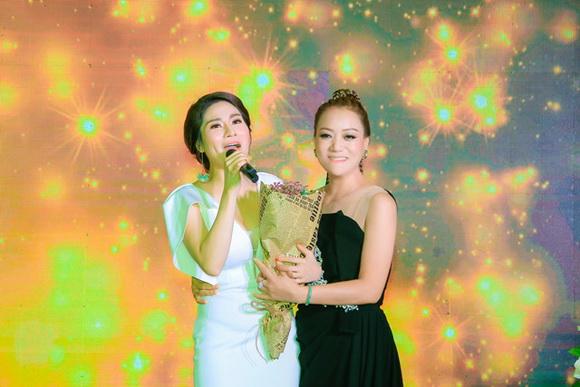 ntk-oanh-phan-91-12-ngoisao.vn-w580-h387 2 NTK Oanh Phan, sao việt, Hoàng My Collection