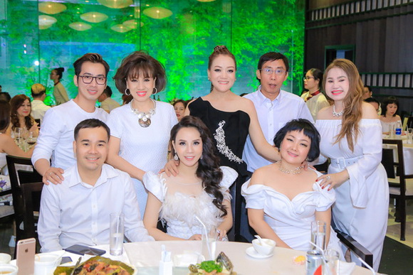 ntk-oanh-phan-91-3-ngoisao.vn-w580-h387 11 NTK Oanh Phan, sao việt, Hoàng My Collection