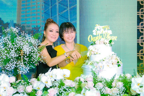 ntk-oanh-phan-91-4-ngoisao.vn-w580-h387 10 NTK Oanh Phan, sao việt, Hoàng My Collection