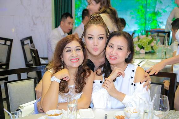 ntk-oanh-phan-91-8-ngoisao.vn-w580-h387 6 NTK Oanh Phan, sao việt, Hoàng My Collection