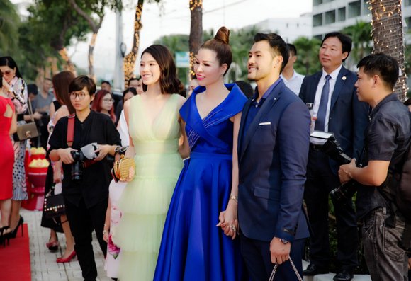 Hoa hậu Bùi Thị Hà, Sao việt