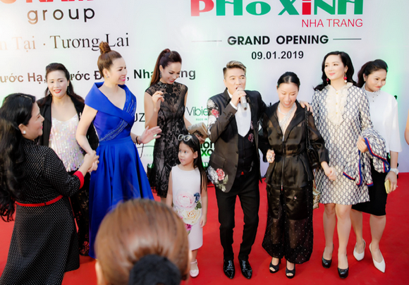 Hoa hậu Bùi Thị Hà, Sao việt