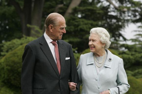 Nữ hoàng Elizabeth II,Hoàng thân Philip,tin đồn Hoàng gia,Hoàng thân bị đồn chỉ sống được 1 tuần