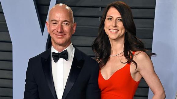Tỷ phú giàu nhất thế giới, CEO Amazon, Jeff Bezos li dị, MacKenzie