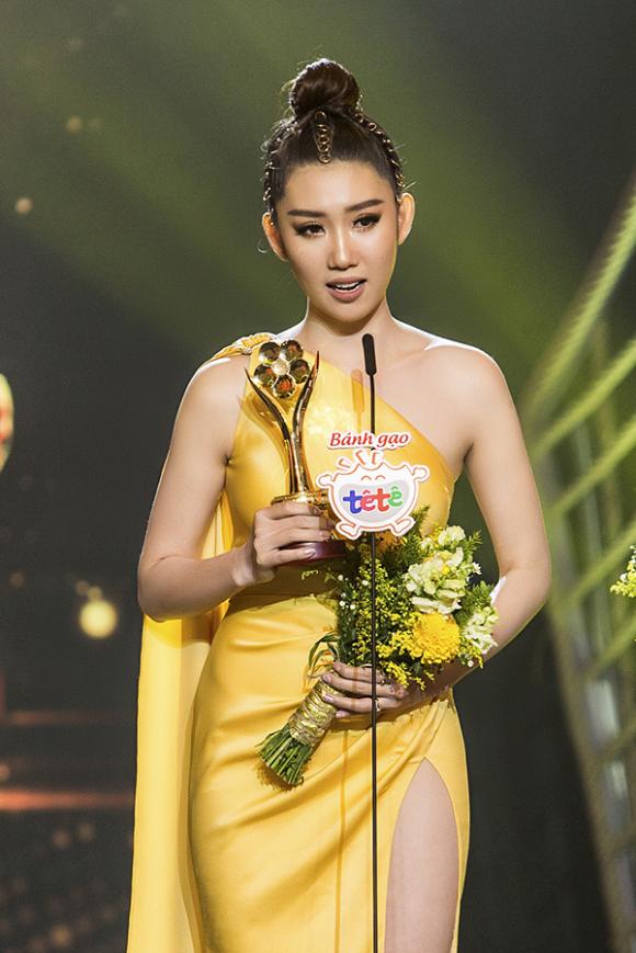 s1a1666-ngoisao.vn-w600-h899 5 Thúy Ngân,Mai Vàng 2018,Gạo nếp gạo tẻ,sao Việt