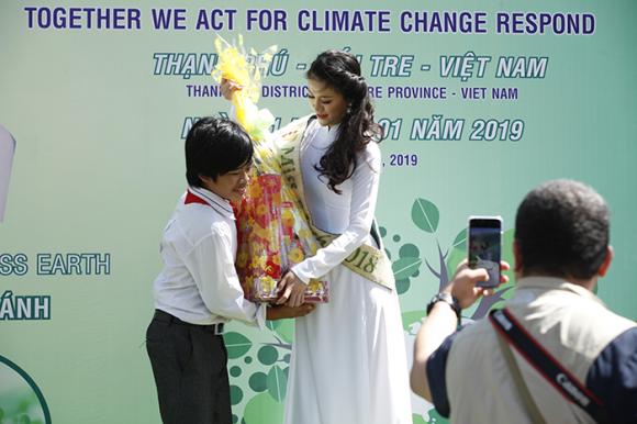 Hoa hậu Phương Khánh, sao việt,Miss Earth 2018 