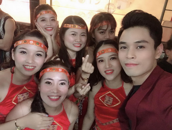ao-moi-mua-xuan-2019-171-18-ngoisao.vn-w580-h436 1 Sao việt làm từ thiện, Đoàn Thanh Tài, Kavie Trần
