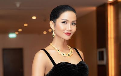 H'Hen Niê, Hoa hậu Hoàn vũ Việt Nam, Hoa hậu H'Hen Niê, sao Việt