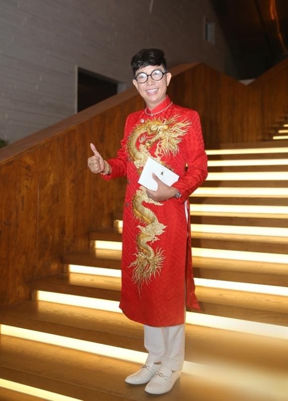 Duy chỉ mỗi Long Nhật diện áo dài đỏ chói nổi bật nhất dàn khách mời sao Việt, sao Việt đi đám cưới, hòa minzy, thành lộc