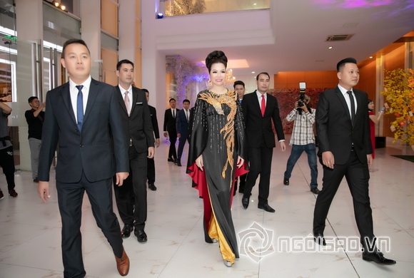 Hoa hậu Bùi Thị Hà, sao việt, Bảo vệ Long Hoàng