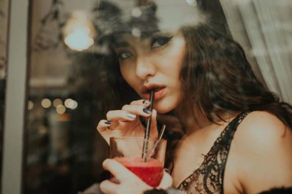Hồng Quế, người mẫu Hồng Quế, sao Việt