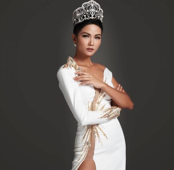 H'Hen Niê,H'Hen Niê trở thành Hoa hậu của các Hoa hậu,sao Việt