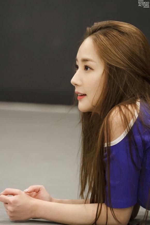 Park Min Young khoe eo thon,Park Min Young,sao Hàn