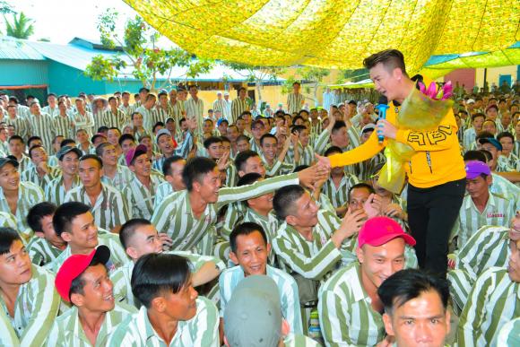 đàm vĩnh hưng, trường giang, sao việt