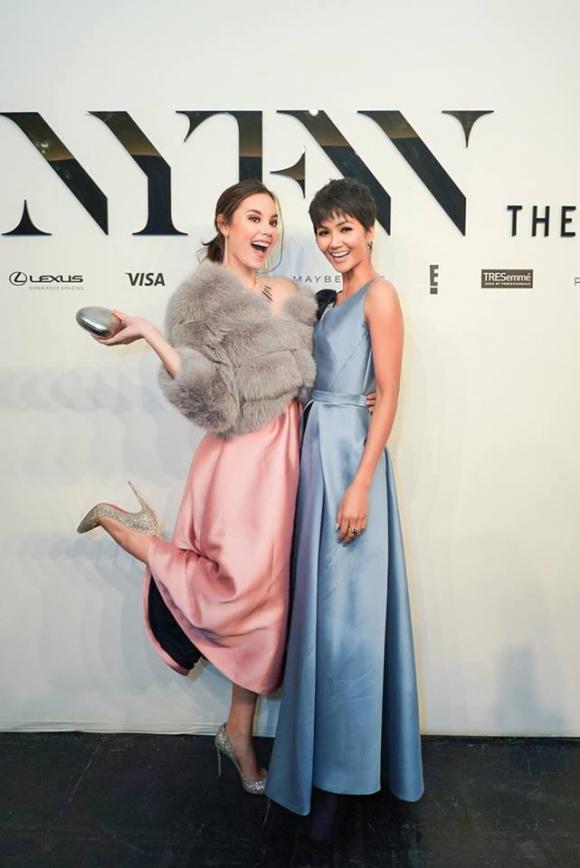 H'Hen Niê,Catriona Gray,hoa hậu hoàn vũ 2018,  Tuần lễ thời trang New York 2019