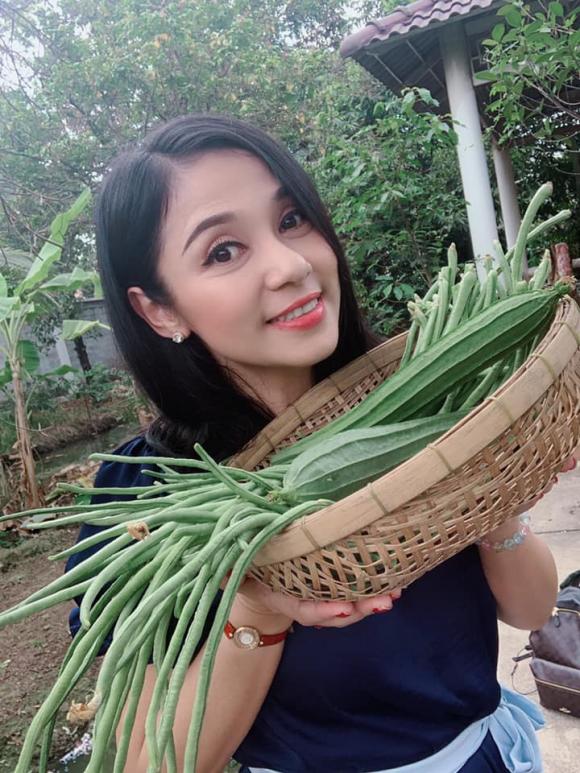 Valentine 2019, quà tặng Valentine 2019, sao việt khoe quà 14/2