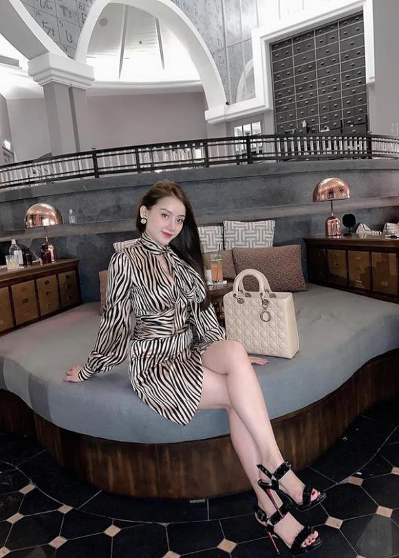 bạn gái văn thanh 4