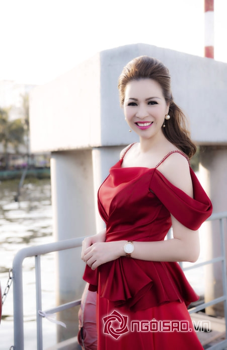 Hoa hậu Bùi Thị Hà, sao việt