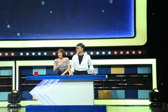 Úm ba la ra chữ gì?, Nguyễn Anh Tú, Emma Nhất Khanh, Jang Mi