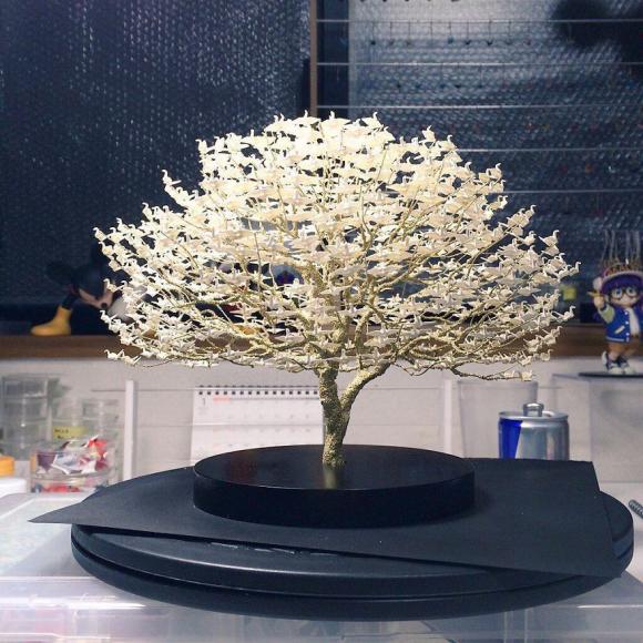 View - Bất ngờ trước những tác phẩm nghệ thuật tạo cây từ 3000 con hạc giấy gấp tay nhỏ