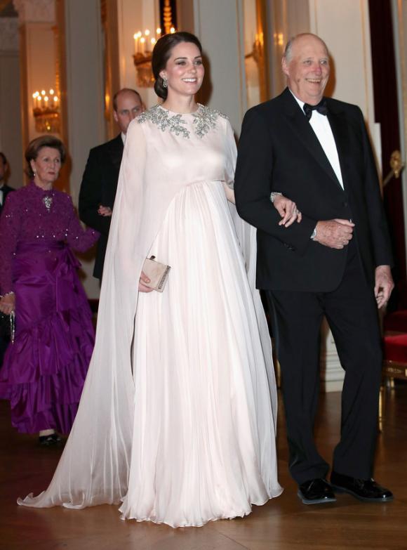 Kate Middleton,thời trang của Meghan Markle,Công nương Meghan