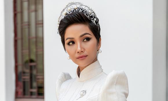 H'Hen Niê, sao Việt, mẹ H'Hen Niê, Hoa hậu Hoàn vũ Việt Nam