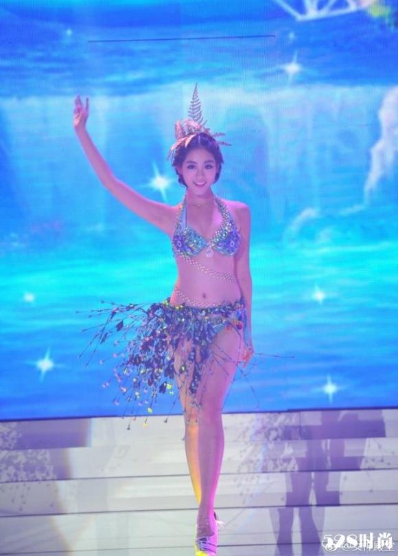 Chu Chỉ Nhược,Tân ỷ thiên đồ long ký,Chúc Tự Đan