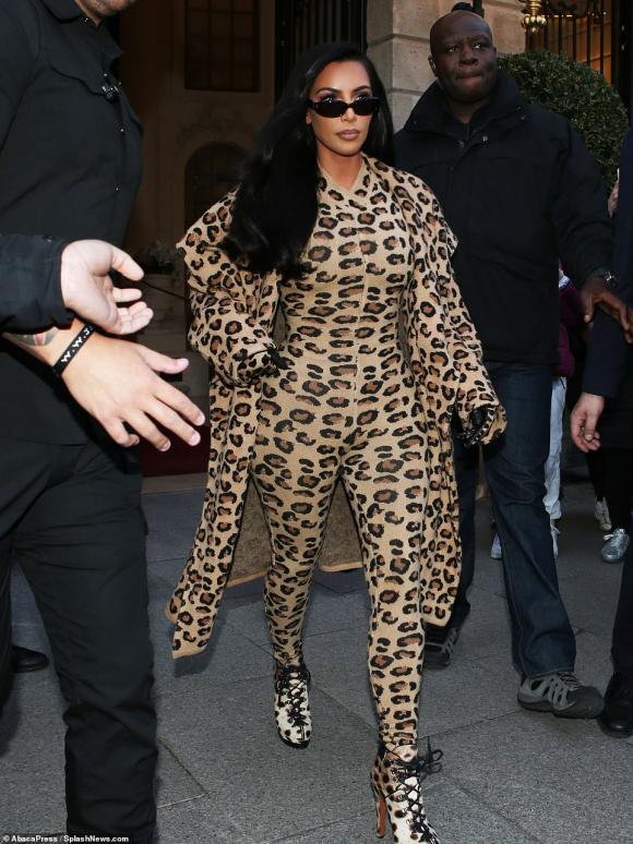 kim kardashian, tuần lễ thời trang paris, sao hollywood
