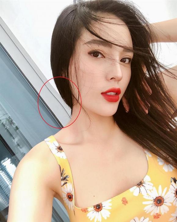 Hoa hậu Kỳ Duyên bóp eo 1 Hoa hậu Kỳ Duyên