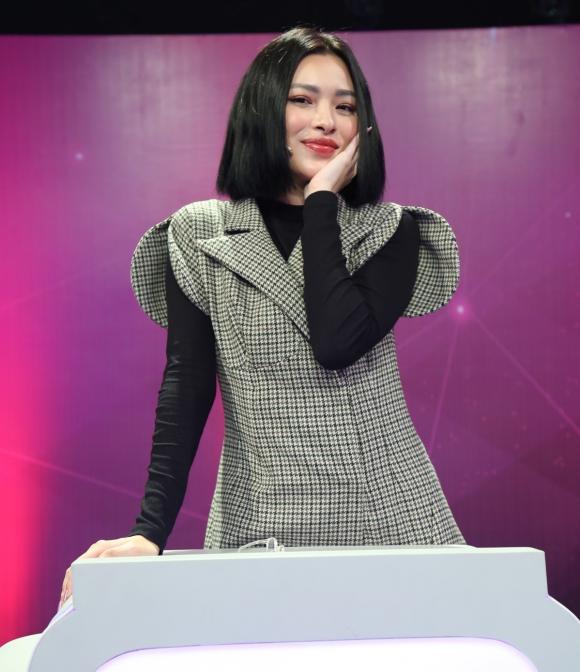 Giác quan thứ 6, Lâm Vỹ Dạ, Tú Hảo, Đồng Ánh Quỳnh