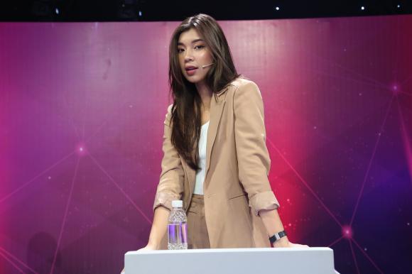 Giác quan thứ 6, Lâm Vỹ Dạ, Tú Hảo, Đồng Ánh Quỳnh