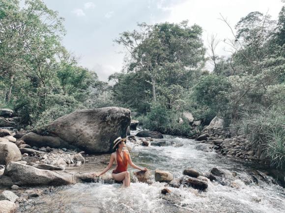 lan khuê, sao việt