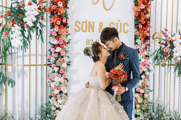 hong-cuc-123-2-ngoisao.vn-w580-h385 2 Hồng Cúc – Long Sơn, Câu chuyện tình yêu, mạng xã hội