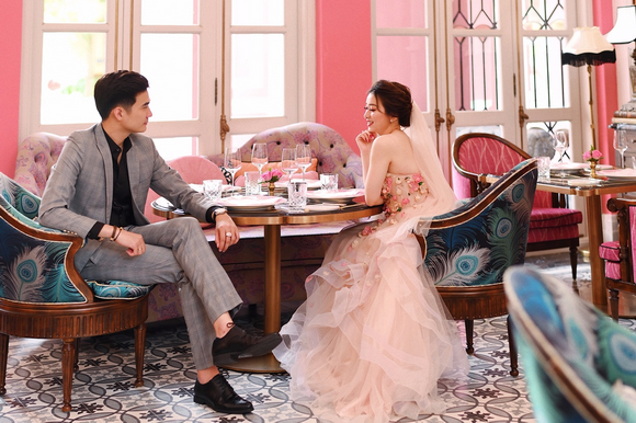 hong-cuc-123-3-ngoisao.vn-w580-h386 1 Hồng Cúc – Long Sơn, Câu chuyện tình yêu, mạng xã hội