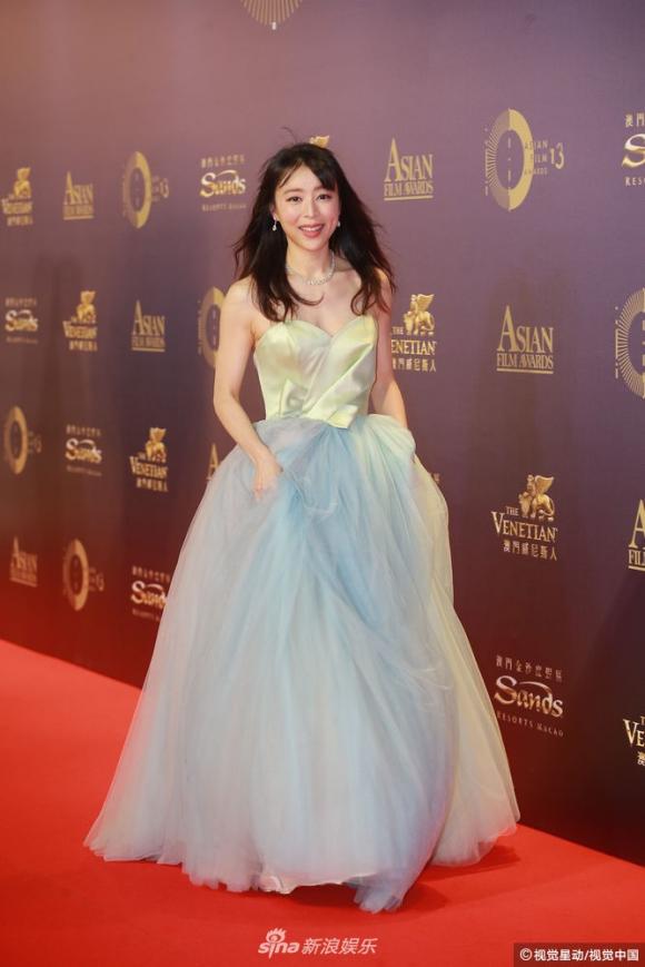 Kim Gyu Ri Giày thủy tinh,Asian Film Awards,Park Seo Joon,thảm đỏ Asian Film Awards