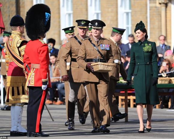 công nương kate middleton, công nương meghan markle, hoàng gia anh