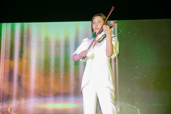 Hoa hậu Thu Hoài , Đức Hải , nghệ sĩ violin Hàn Quốc JMI KO