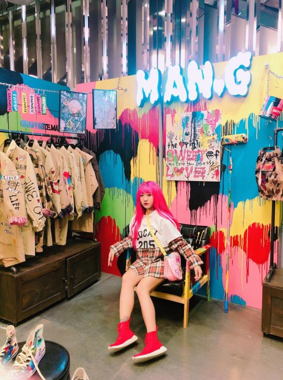 thuong-xuat-hien-voi-mai-toc-hong-ca-tinh-da-tro-thanh-thuong-hieu-cua-co-ngoisao.vn-w960-h1291 1 Trần Ngọc Cát Phương, hot face Thanh Trần, Huỳnh Phụng