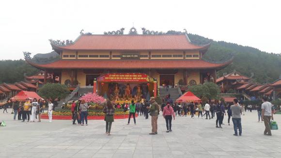 chùa Ba Vàng, truyền vong, báo oán, Quảng Ninh, nữ sinh giao gà