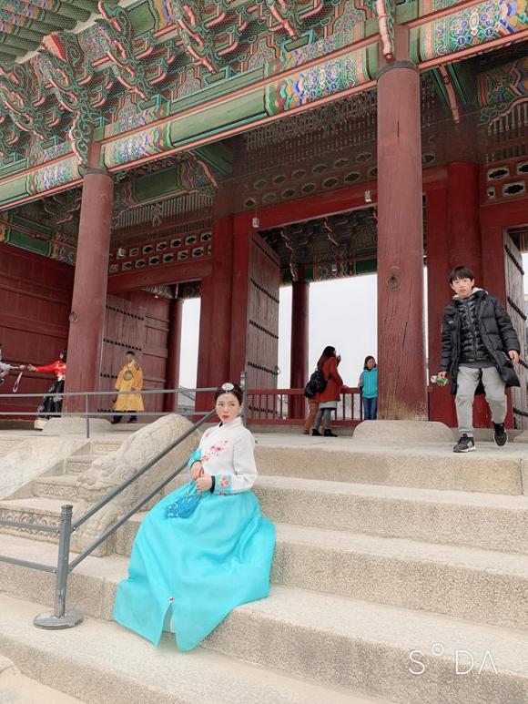 Ca sĩ lệ quyên,nữ hoàng phòng trà,lệ quyên diện hanbok