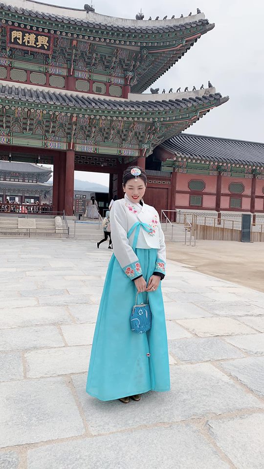 Ca sĩ lệ quyên,nữ hoàng phòng trà,lệ quyên diện hanbok