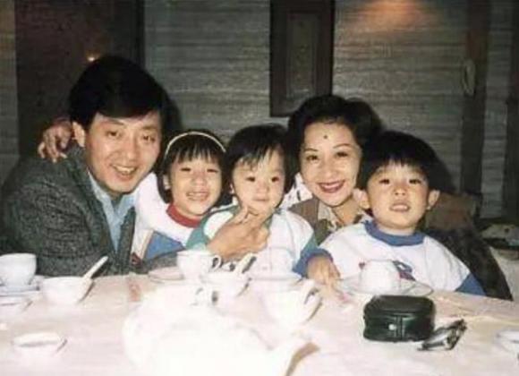 sao Hoa ngữ,Tiết Gia Yến,bà trùm giải trí Hong Kong