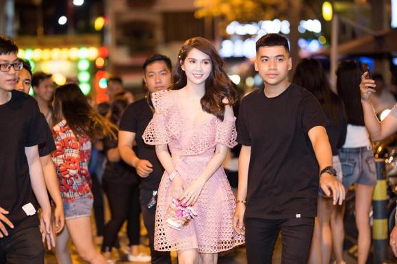 Ngọc Trinh bánh bèo,Ngọc Trinh,sao Việt