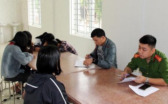 nữ sinh, bạo lực học đường, Nghệ An, Diễn Châu