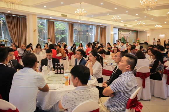 Panda Hotel 1, Tập đoàn Panda